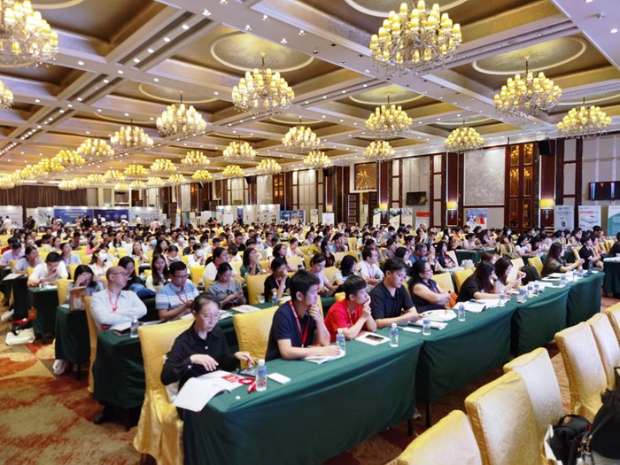 第十四屆藥品質(zhì)量安全大會(huì)首日盛況直擊，億天凈化精彩亮相！